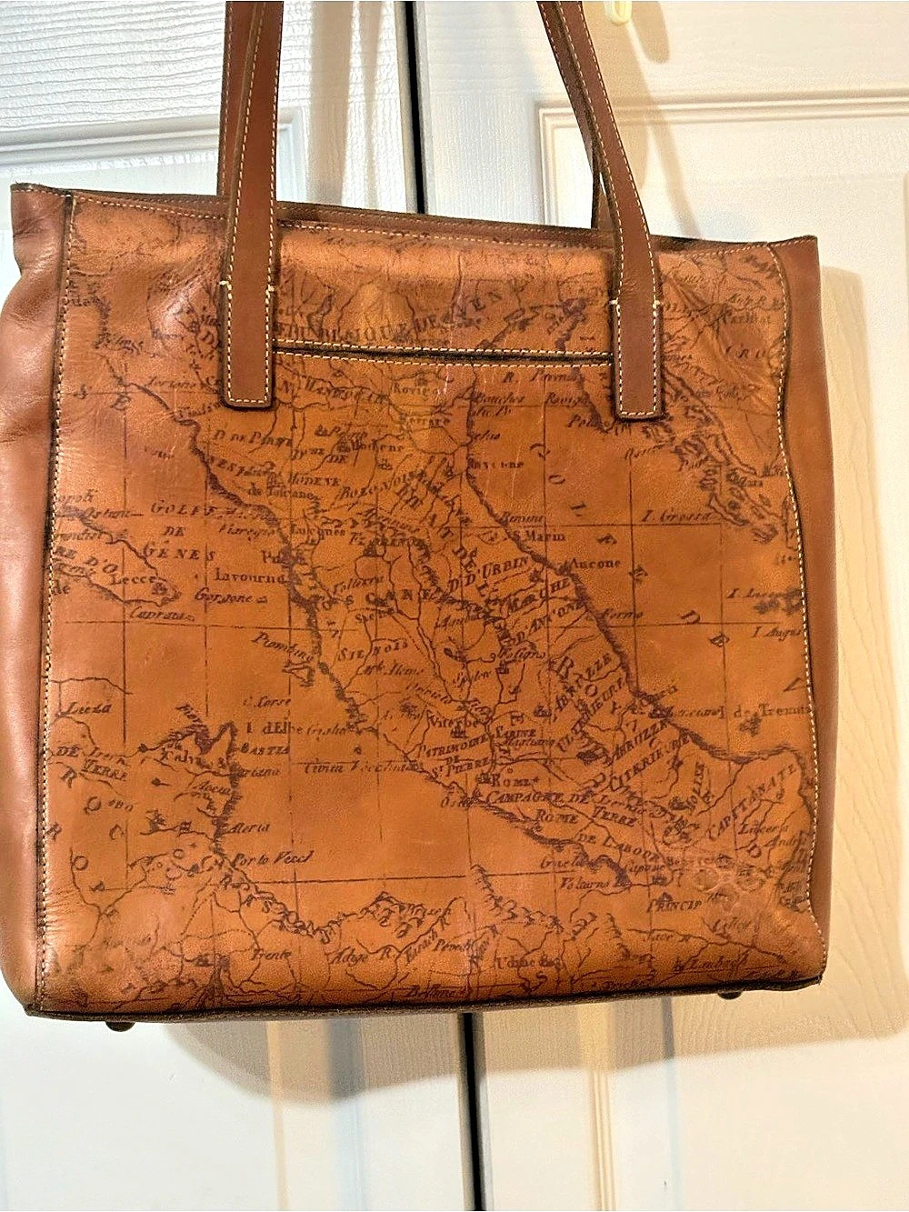 Patricia Nash
Geo Classic tote Map Print Tote in Brown leather